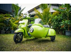 Vespa Primavera with Custom Sidecar Green Edition